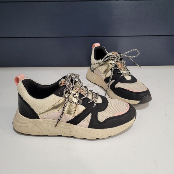 Posh by Poelman Carocel Sherpa Sneakers Size 40 - Picture 1 of 15